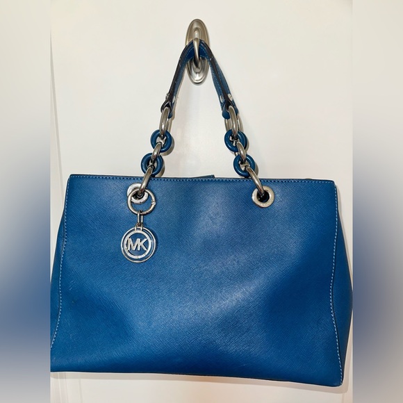 Michael Kors - Cynthia Bag - Picture 1 of 9